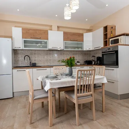 Calypso - Newly Equiped, With Separate Entrance And Parking Lejlighed Supetar