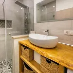 Апартаменты Calypso - Newly Equiped, With Separate Entrance And Parking