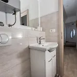 Calypso - Newly Equiped, With Separate Entrance And Parking Апартаменты *