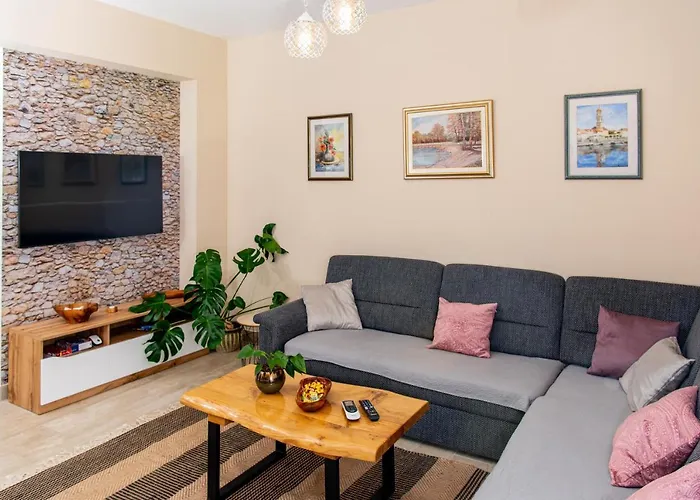 Calypso - Newly Equiped, With Separate Entrance And Parking 公寓 苏佩塔尔