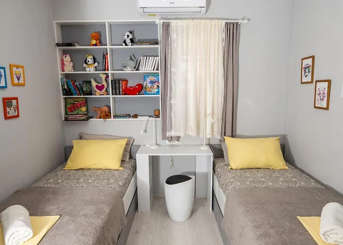 Calypso - Newly Equiped, With Separate Entrance And Parking 公寓